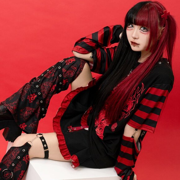 NEW ACDC RAG Bunny Dolls Punky Bunny Black Red Long Sleeves Oversized Tee - Picture 9 of 9